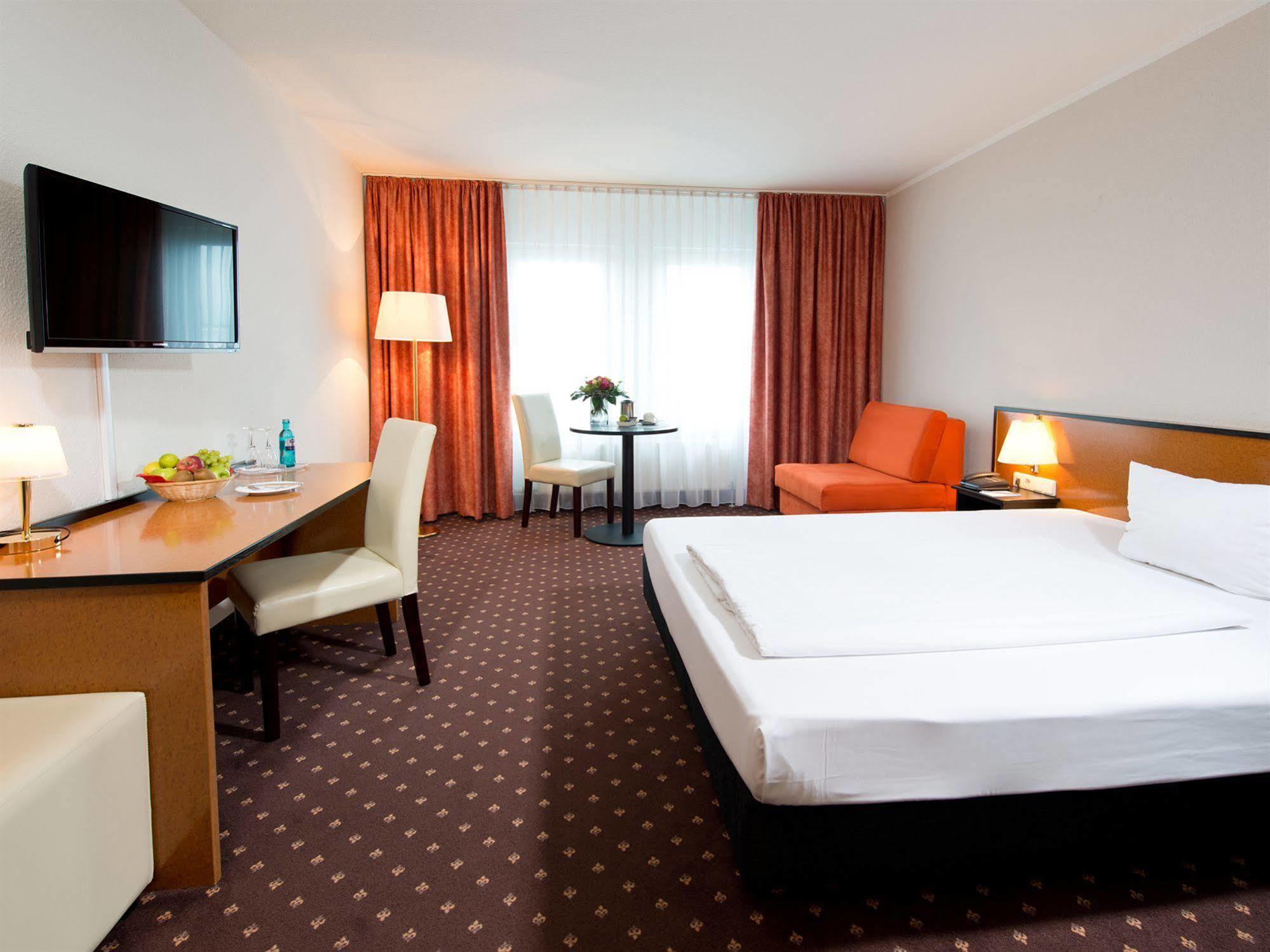 Achat Hotel Hockenheim Exterior foto